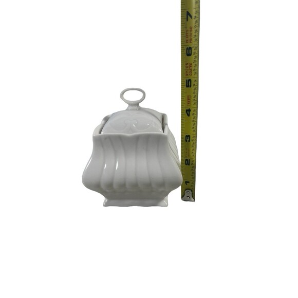 Peppertree Tabletops Fine Porcelain- Coastline Imports- Sugar Bowl w/ Lid 4 3/4" - Picture 3 of 10